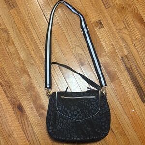 Stella and Dot Stylish Black Leopard Print Women's Bag